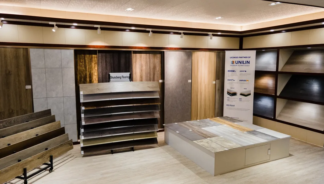 4/5.5mm Thickness Waterproof Fireproof Spc Flooring Vinyl Flooring with Click System