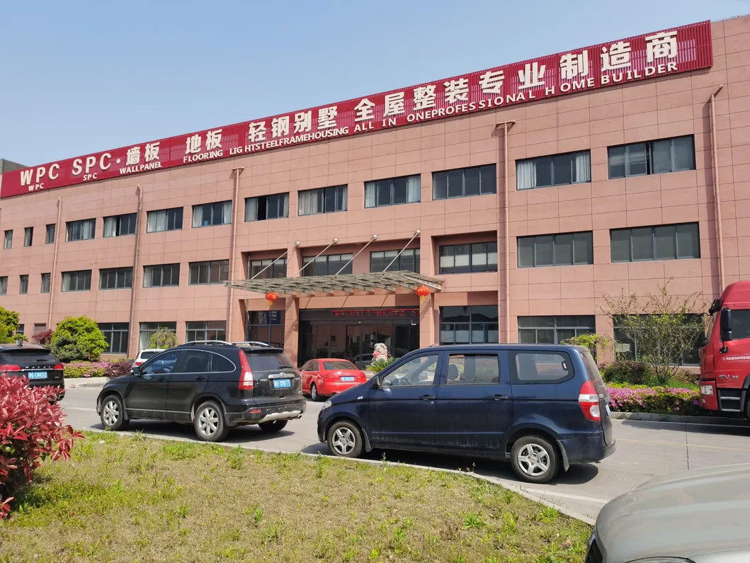 China Factory New Design Fire Resistant Uniclic Click PVC Vinyl Plank Flame Retardant PVC Spc Flooring