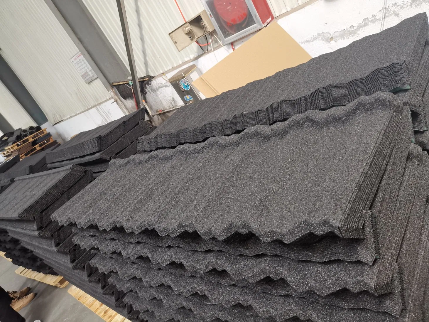 Dechant Roofing Materials 1340 *420mm Stone Coated Steel Roofing Sheets Shingle Tiles