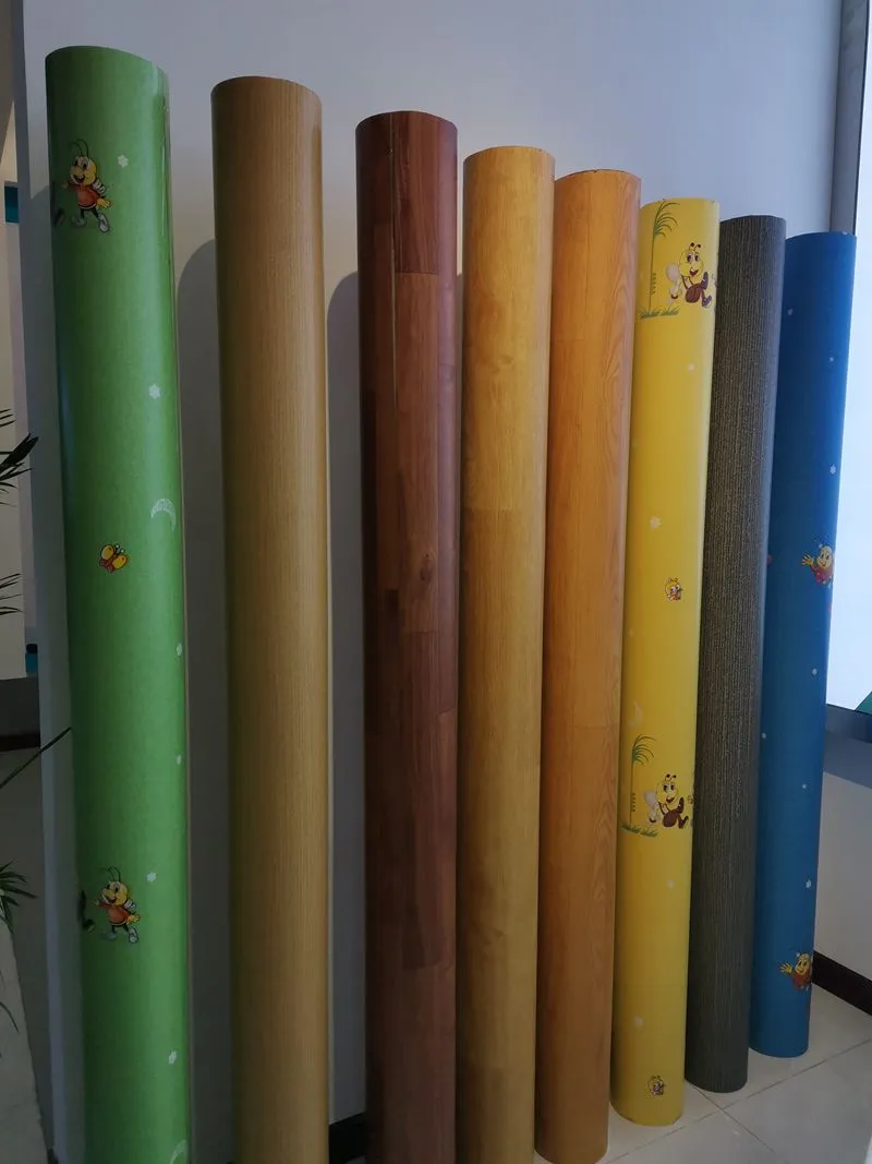 High Quality Low Price Vinyl Floor with Wood Pattern for Your Interior Home Decorating