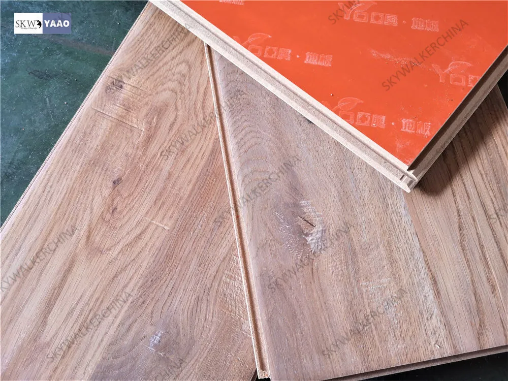 Laminate Flooring Durable 12mm HDF Waterproof Wood Laminate Flooring for Home Skw