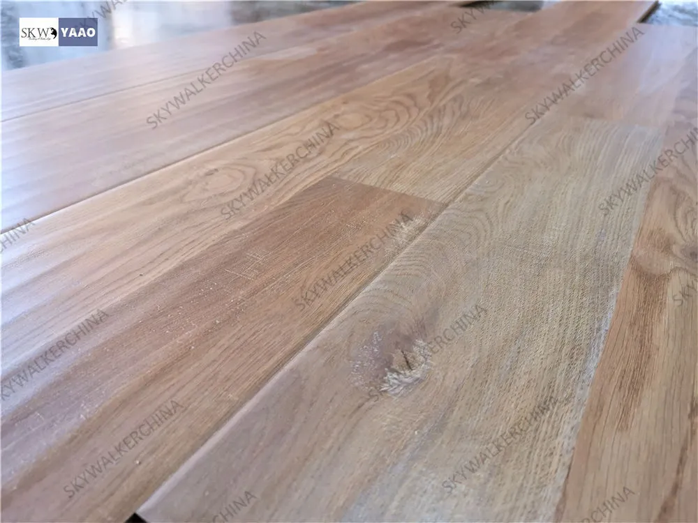 Laminate Flooring Durable 12mm HDF Waterproof Wood Laminate Flooring for Home Skw
