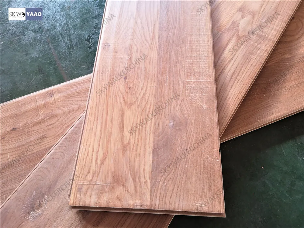 Laminate Flooring Durable 12mm HDF Waterproof Wood Laminate Flooring for Home Skw
