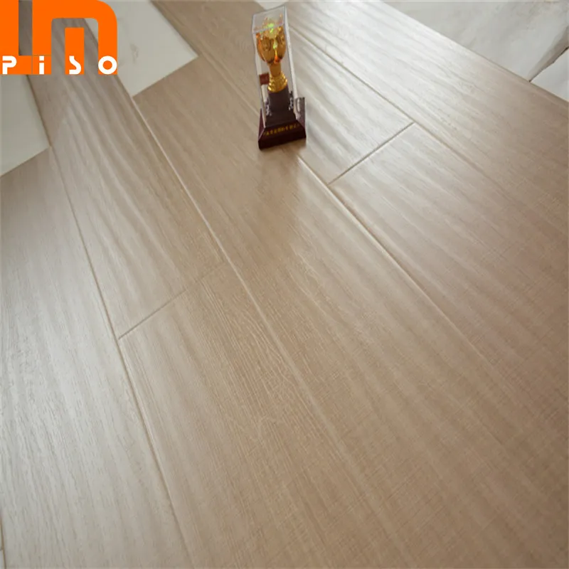 Pisos Laminados Handscrped Surface Waterproof 12mm Luxury Wood Laminate Flooring/ Lamianted Flooring with 2mm EVA Underlay Foam